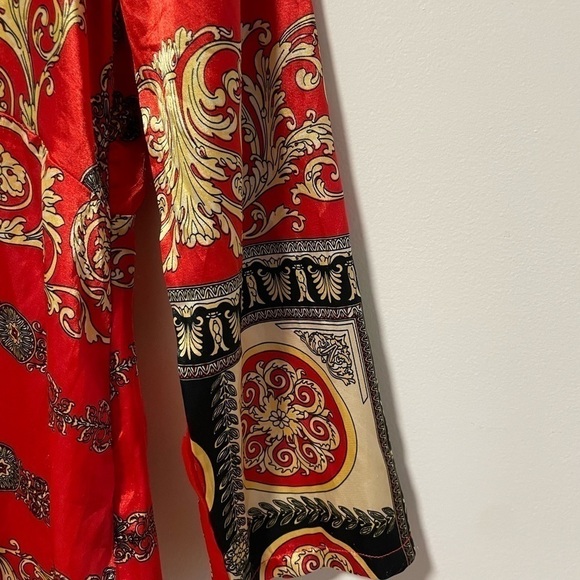 Pretty Little Thing Red Printed Satin Long Sleeve Wrap Dress - Picture 7 of 16